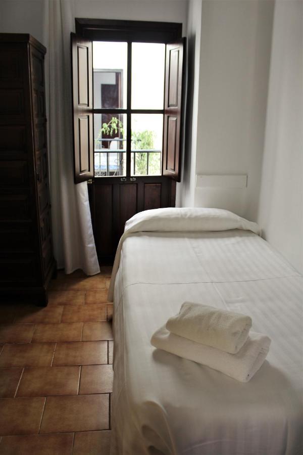 Single Room,1234673597:JPEG
